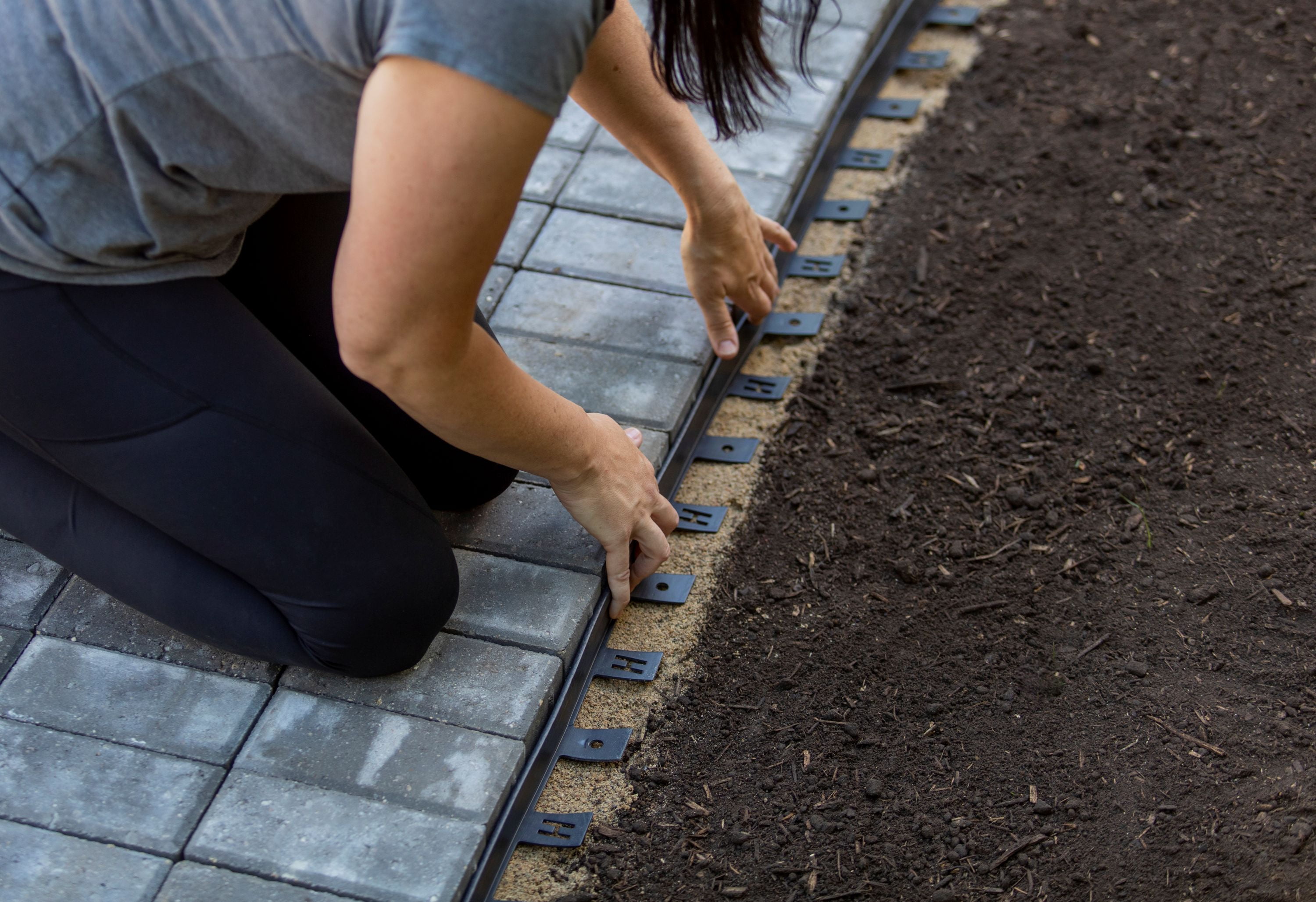 Master Mark Plastic Paver Edging, 1.5 in. x 60 ft., Black, Flexible Landscape and Garden Edging Border, 47260-1