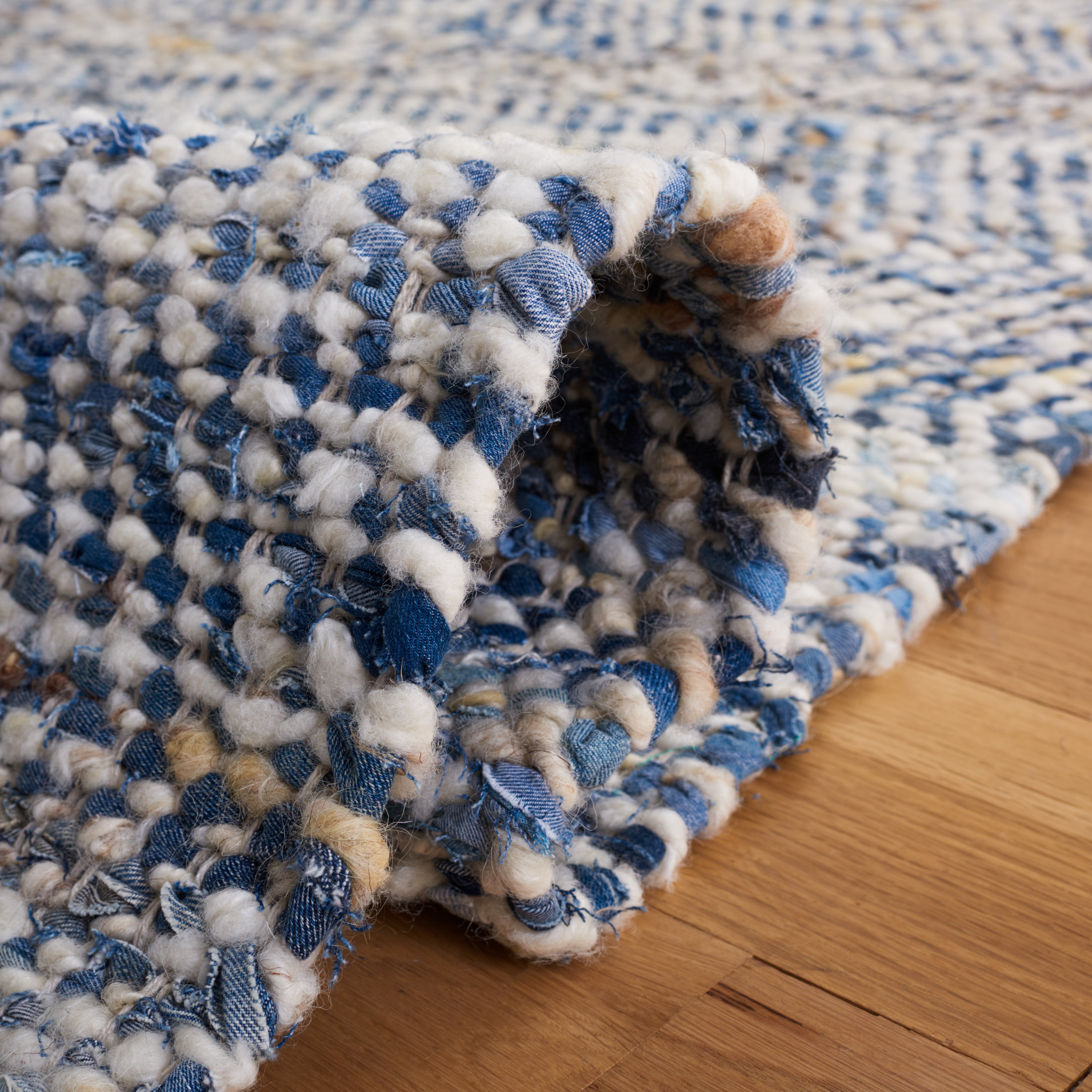 SAFAVIEH Natura Leonard Distressed Area Rug, Blue/Ivory, 6' x 6' Square