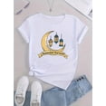 thumbnail image 2 of Camiseta informal con estampado de luna y luz de calle para mujer: cómoda camiseta de manga corta con cuello redondo, perfecta para el verano y el tiempo libre., 2 of 8