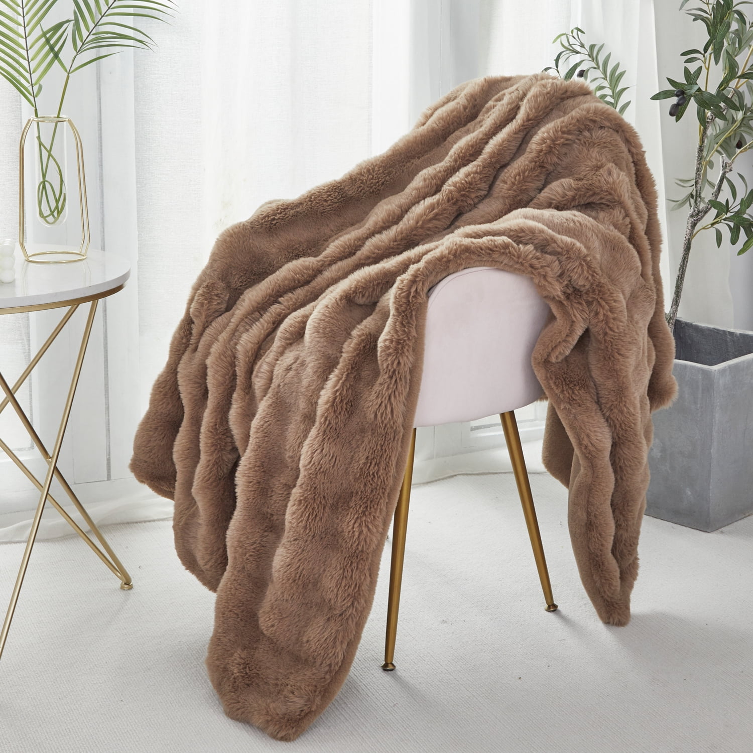 URBONUR Brown Luxury Bubble Throw Blanket for Couch Bed Chair, Faux Rabbbit Fur Soft Throw Blanket, luxury Plush Fluffy Throw Soft Warm Blanket 51×63 Inches