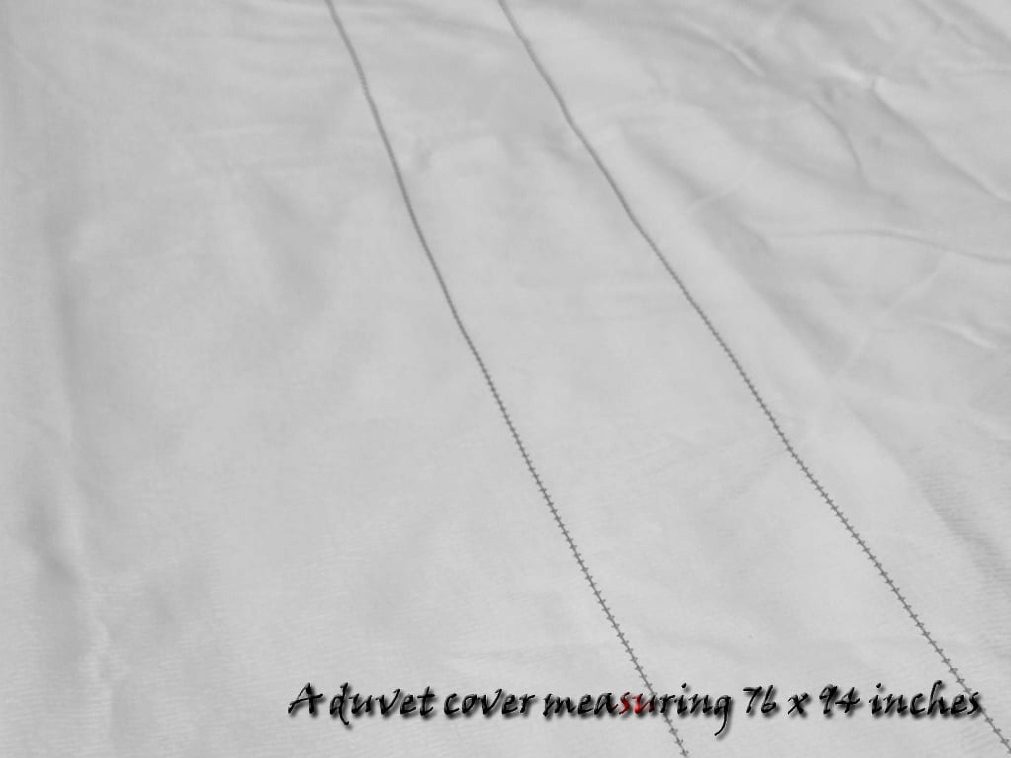 Elevate Your Bedroom with Our Luxurious 76 x 94 Inch Duvet Cover