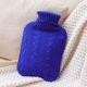 thumbnail image 4 of ZHAOCHENG Bolsa de agua caliente de goma con tapa tejida, bolsa de agua caliente transparente de 2 litros - Púrpura, 4 of 4