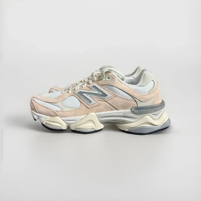 New Balance 9060 Vintage Rose Pink U9060WNA Size 6 Men’s / 7.5 Women’s BRAND NEW