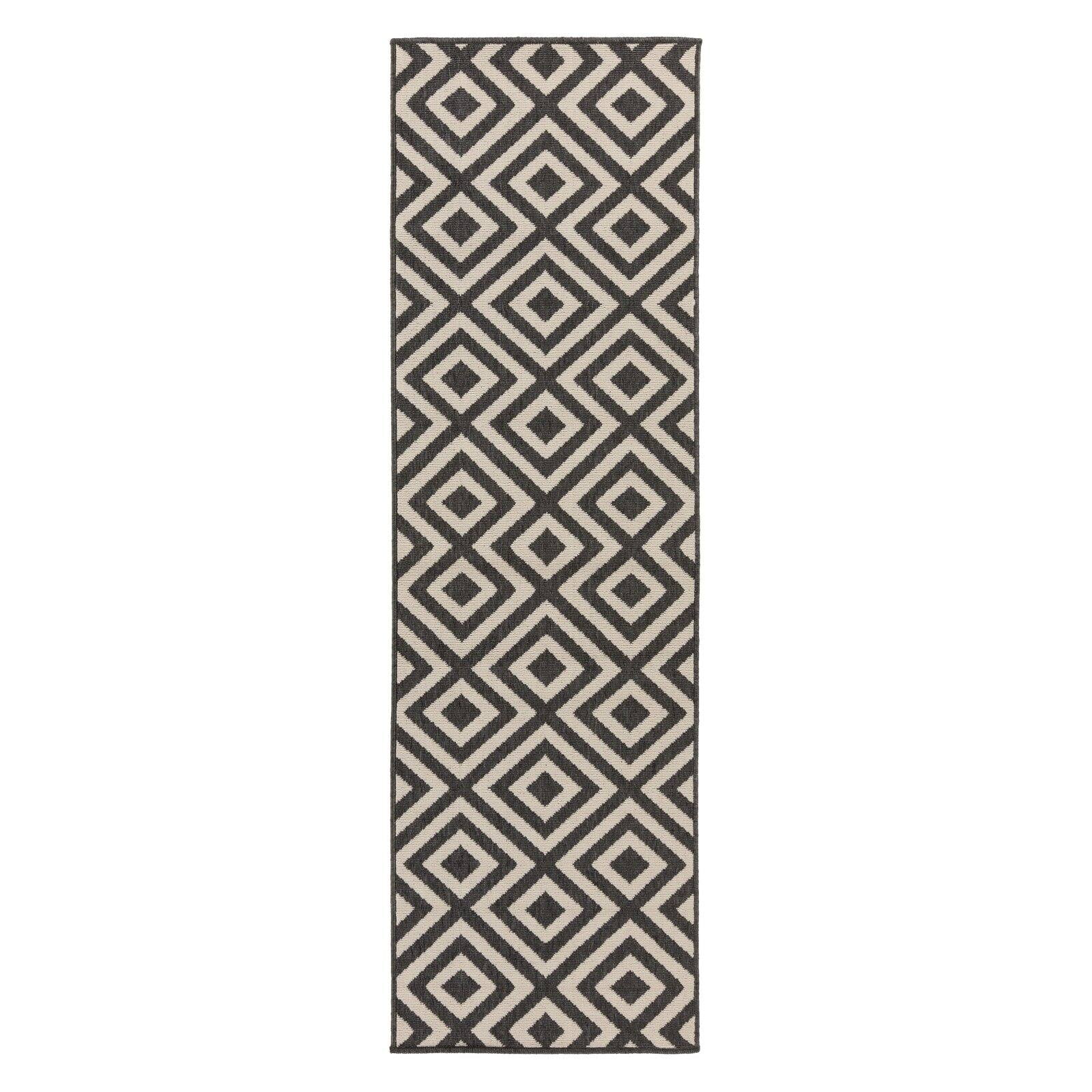 Artistic Weavers Alfresco Area Rug, 8'10" x 8'10", Black and Cream