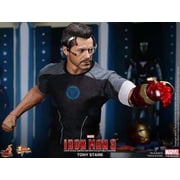 Hot Toys Iron Man 2 Tony Stark Sixth Scale Action Figure with Arc Reactor Accessories