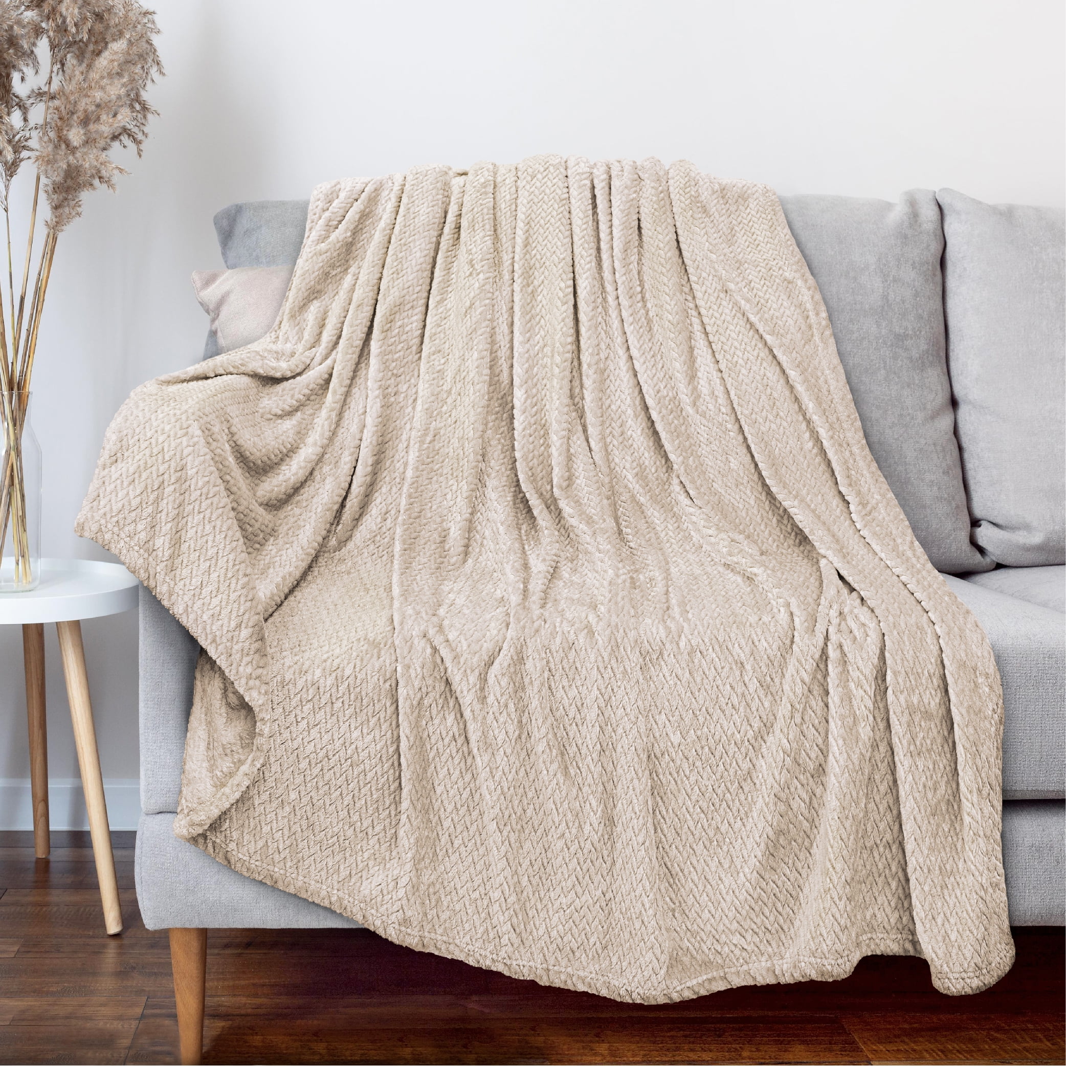 PAVILIA Soft Fleece Ivory Cream Throw Blanket for Couch