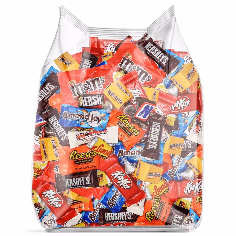 Hershey’s Chocolate Candy Variety Pack, Assorted Mini & Snack Size Chocolate Candy Mix with Reese’s, KitKat, Twix, Snickers, Almond Joy & More, Bulk Assorted Candy