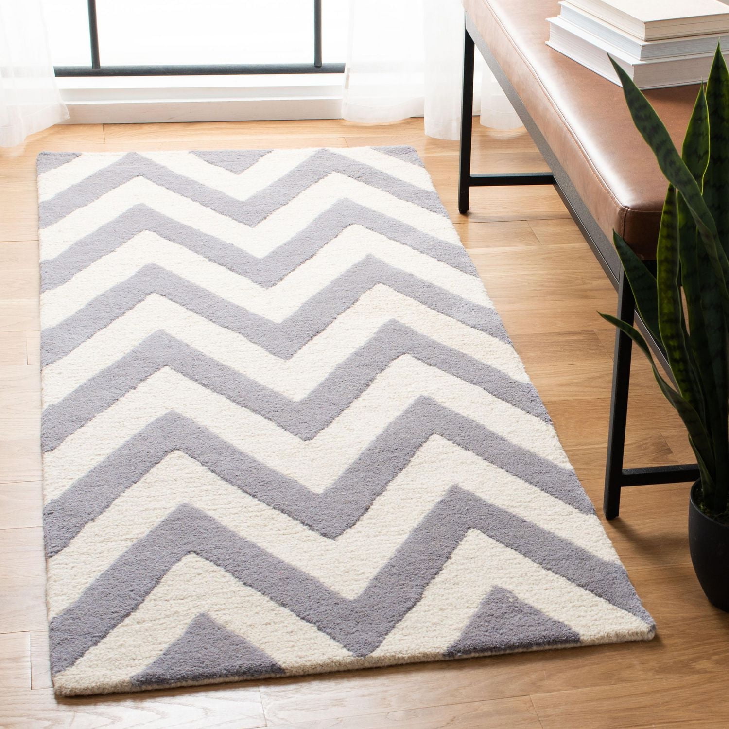 Safavieh Cambridge Kaitlyn Zig Zag Stripes Area Rug