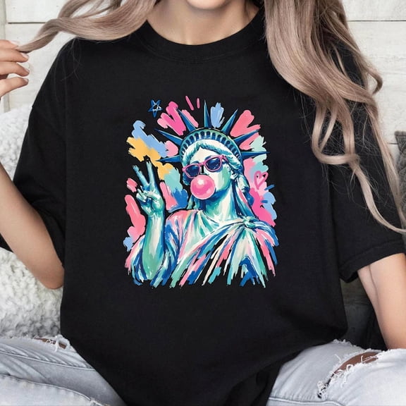 100% Cotton Unisex Statue of Liberty Blowing Bubble Gum Patriotic 4th of July T-Shirt