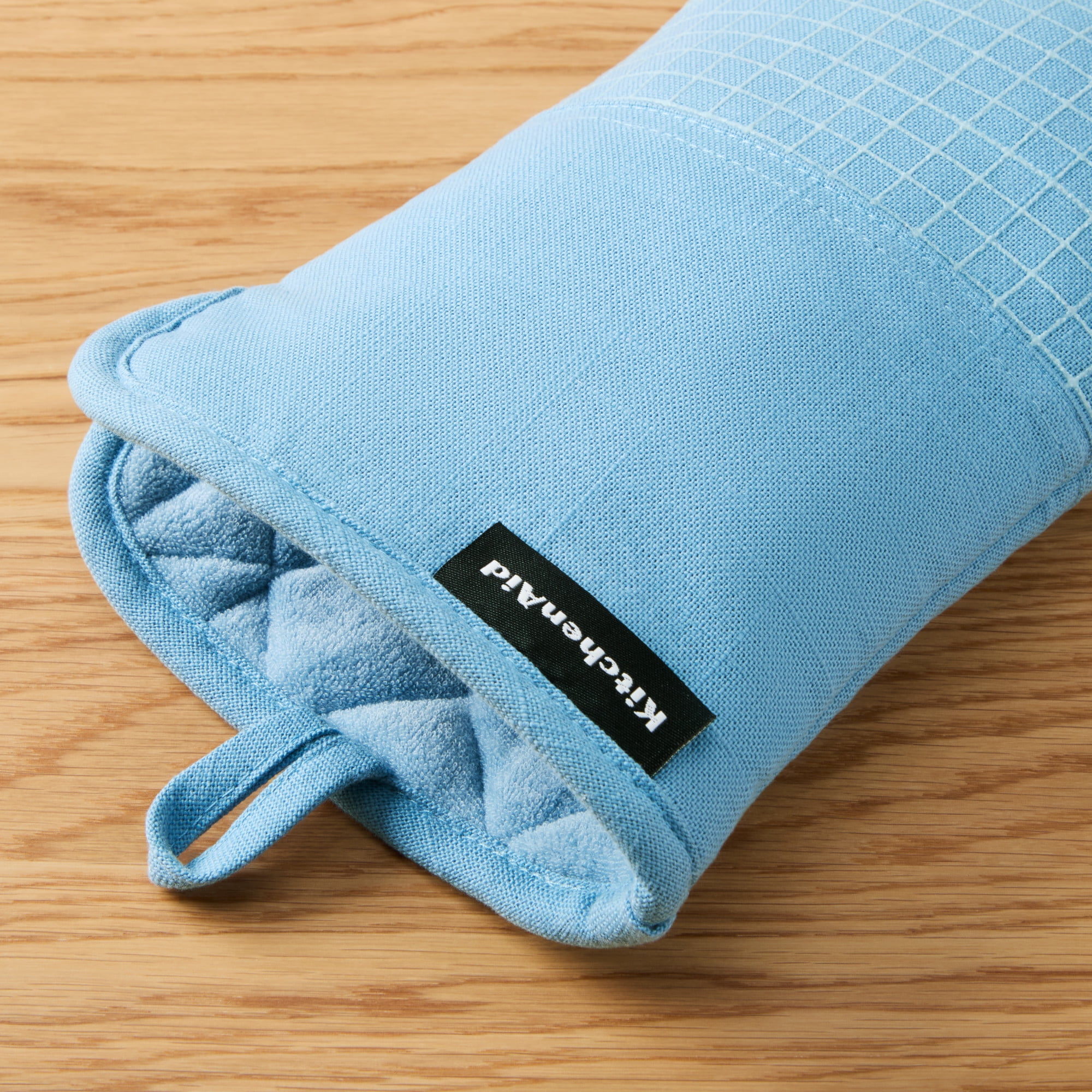 KITCHENAID Gourmet Series Gridlines Oven Mitts 2-Pack Set, Heat Resistant up to 600°F, Soft Silicone Grip, Magnetic Cuff, Blue Velvet, 7"x14"