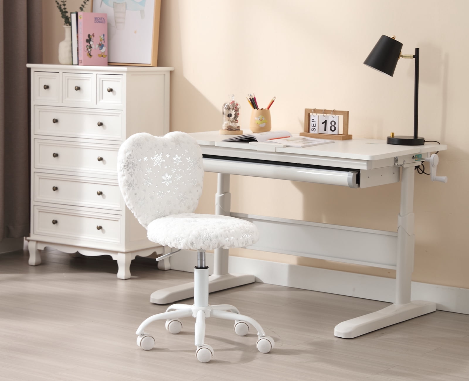 Guyou Cute Fuzzy Kids Chair, Faux Fur Rolling Swivel Children Desk Chair, Adjustable Student Task Chair Vanity Chair with Heart Shaped Back for Bedroom Study Room Kids Room , Snowflake White