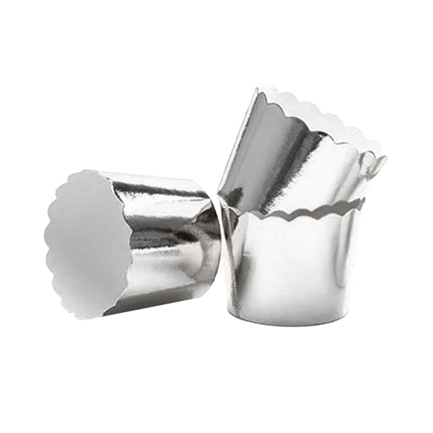 EeaseMX 50 moldes de papel con textura metálica para cupcakes, desechables, resistentes al calor, para postres, fiestas, repostería, bodas y cumpleaños (plateados).