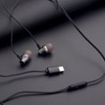 thumbnail image 1 of Auriculares con cable en la oreja de metal con anillo rojo y azul tipo C para teléfono móvil Universal con control de ajuste de cable de trigo de 3,5 mm, 1 of 3