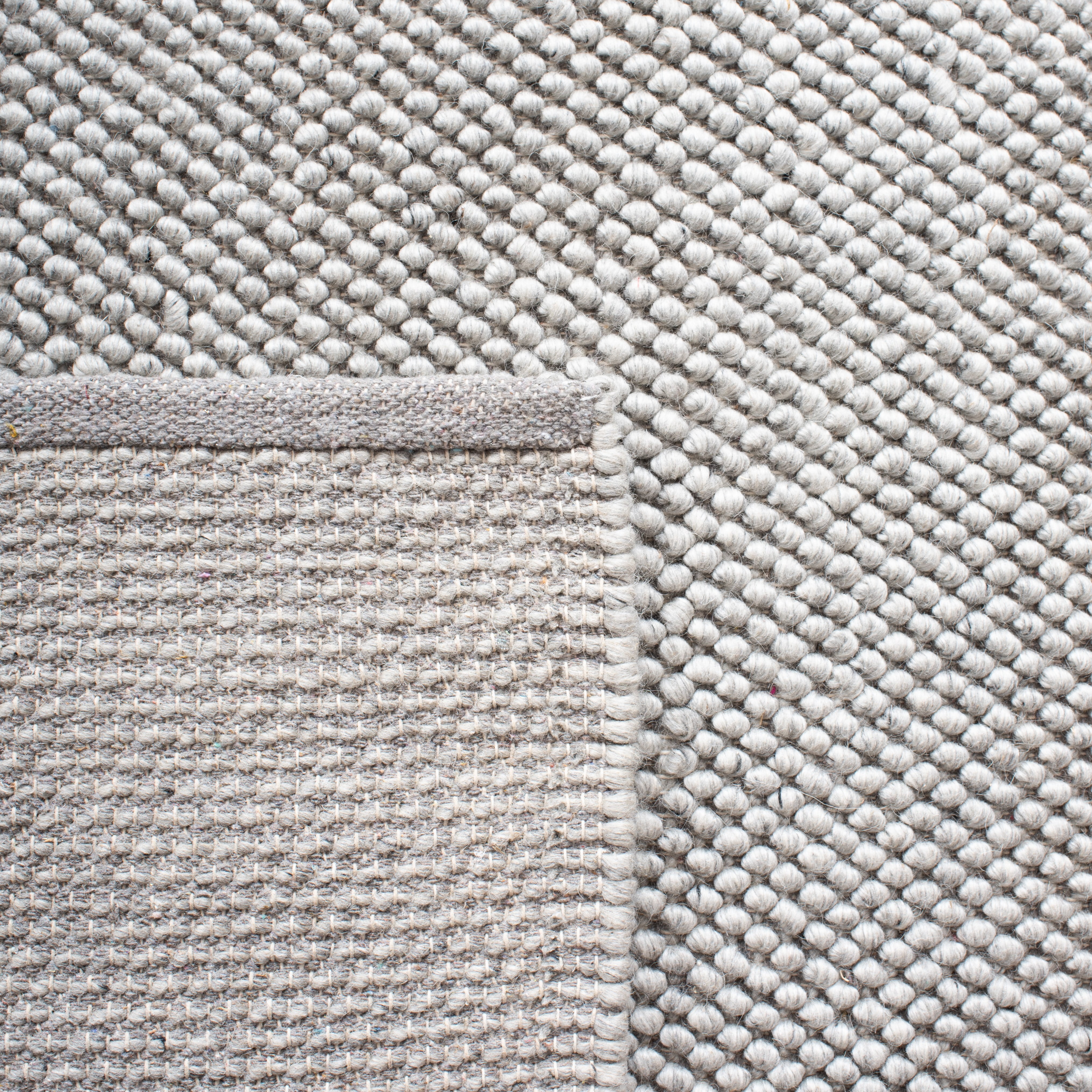 SAFAVIEH Natura Willoughby Distressed Area Rug, Silver, 5' x 8'