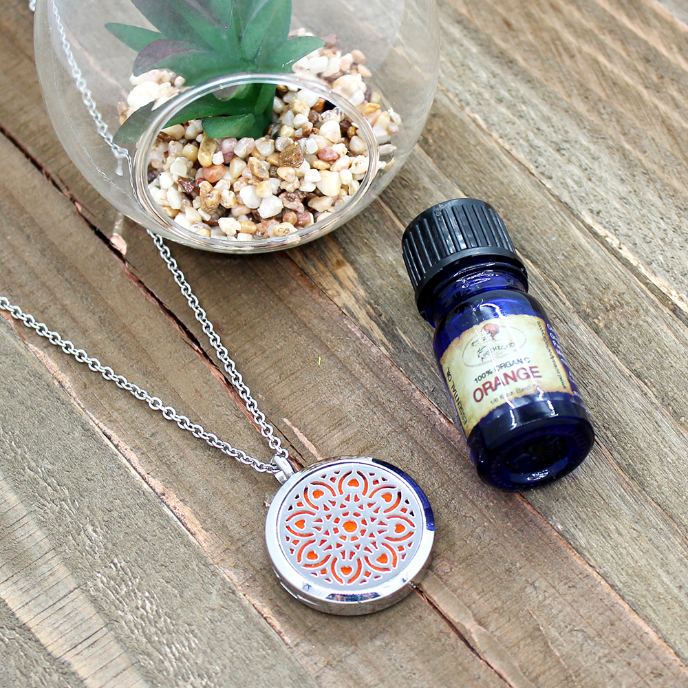 Anavia Fantasy Flower Aromatherapy Jewelry Essential Oil Necklace with Gift Box
