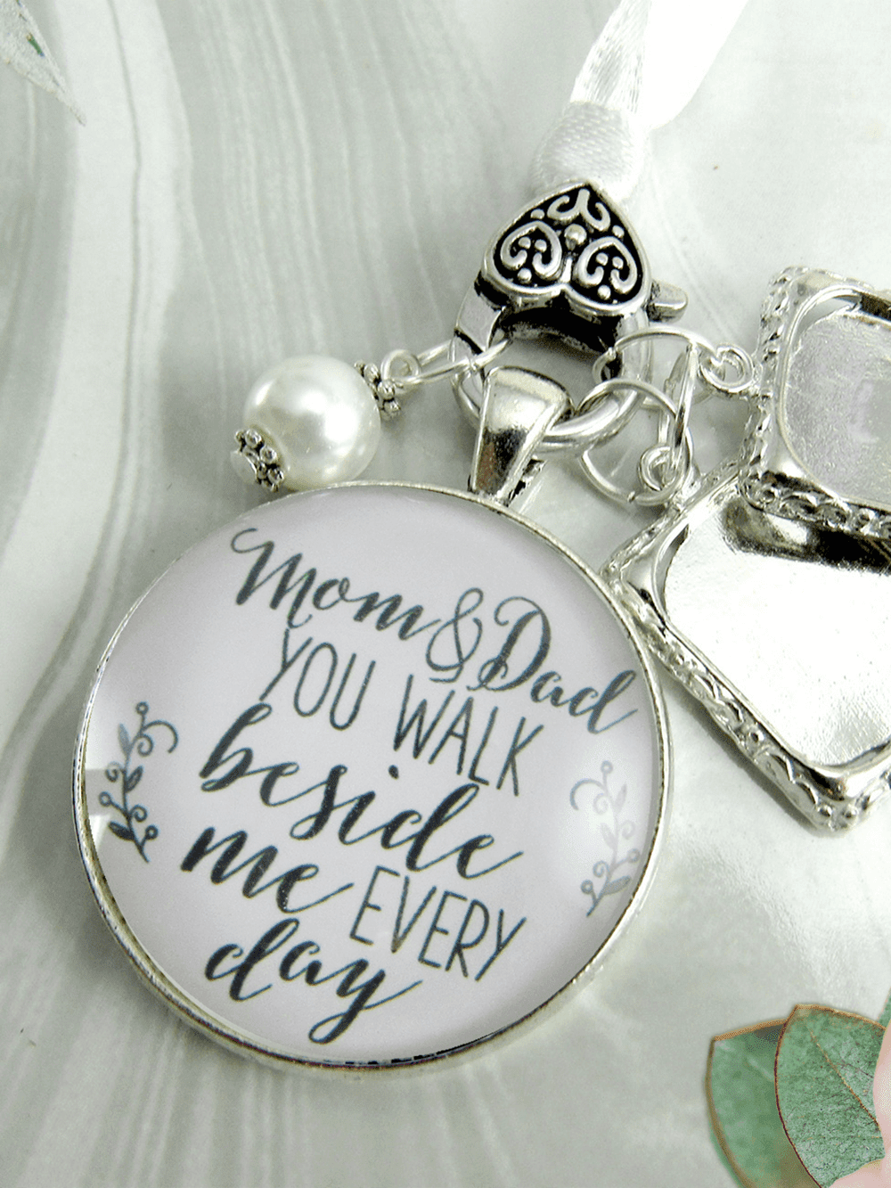 Bouquet Charm Mom Dad Parents of Bride Wedding White Silver Tone Memory 2 Photo Frame