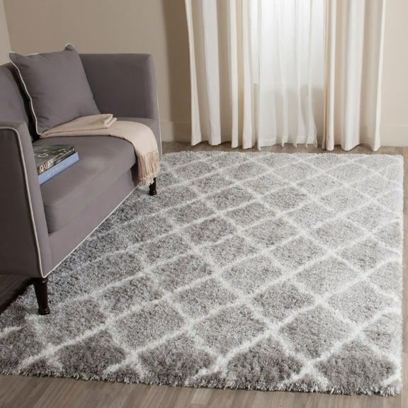 SAFAVIEH Indie Careen Geometric Polyester Shag Area Rug, Grey/Ivory, 9' x 12'