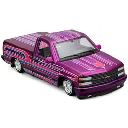 Maisto 11404-22C 1 to 64 Scale 2006 Dodge Magnum R-T Red