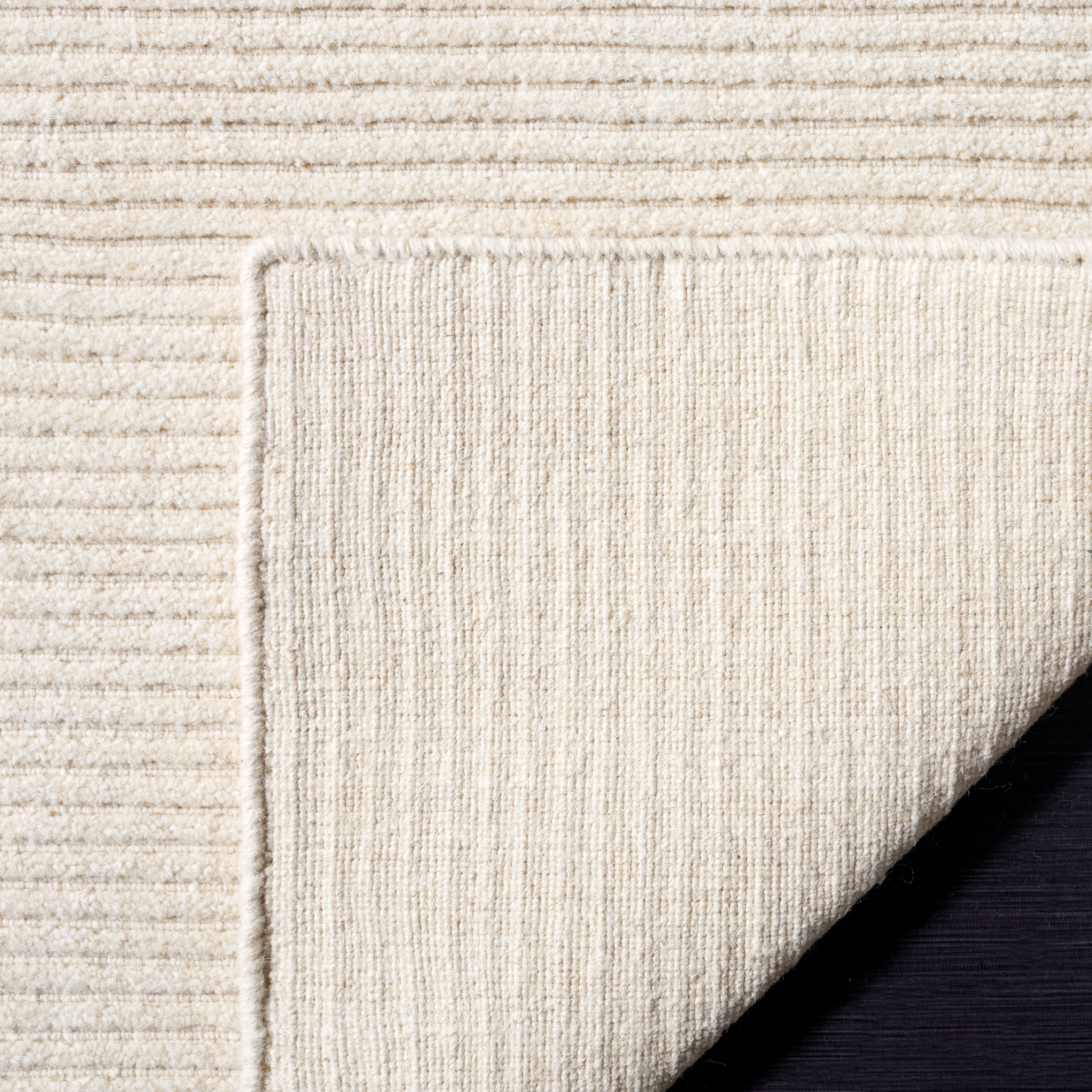 Safavieh Himalaya Hayden Solid Area Rug, Ivory, 5' x 8'