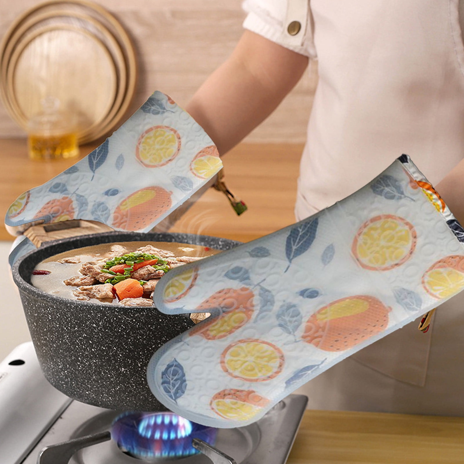 Silicone Baking Gloves, Heat Resistant Kitchen Insulation Gloves with Non-Slip Texture, Thick and Durable Oven Mitts for High Temperature Cooking, Easy to Clean, Fits Comfortably (2 Pack) White