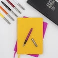 thumbnail image 3 of Pluma estilográfica Parker Jotter Originals, acabado negro clásico, plumín mediano, tinta negra Parker Unisex, 3 of 5