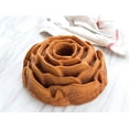 thumbnail image 2 of Molde Bundt Nordic Ware de aluminio fundido 2.4 L color caramelo, 2 of 7