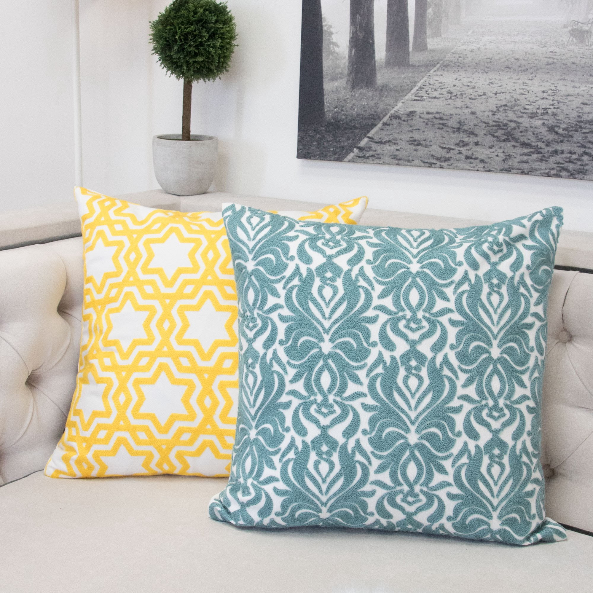 Casey Mint Abstract Polyester 18 in. x 18 in. Throw Pillow (Set of 2)