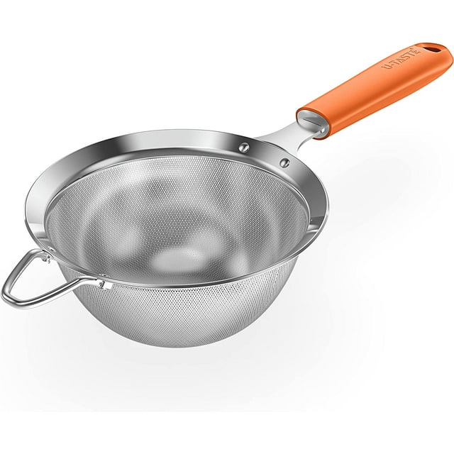 Passoire à Mailles en Acier Inoxydable 18/8: U-Taste Passoire Fine de Cuisine de 5,5 Pouces avec Poignée en Silicone Robuste Rivetée et Maille 30 pour Filtrer la Farine, les Pâtes, les Fruits, le Quinoa (Orange)