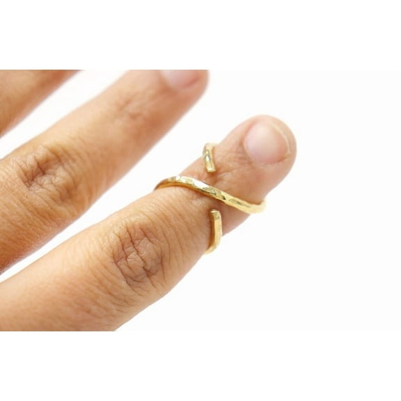 SS DESIGNS Adjustable Hammered Yellow Gold Fill Mallet Splint Ring | Mallet Finger Stabilizer | Trigger Finger Support Ring | Therapeutic Adjustable Finger Splint