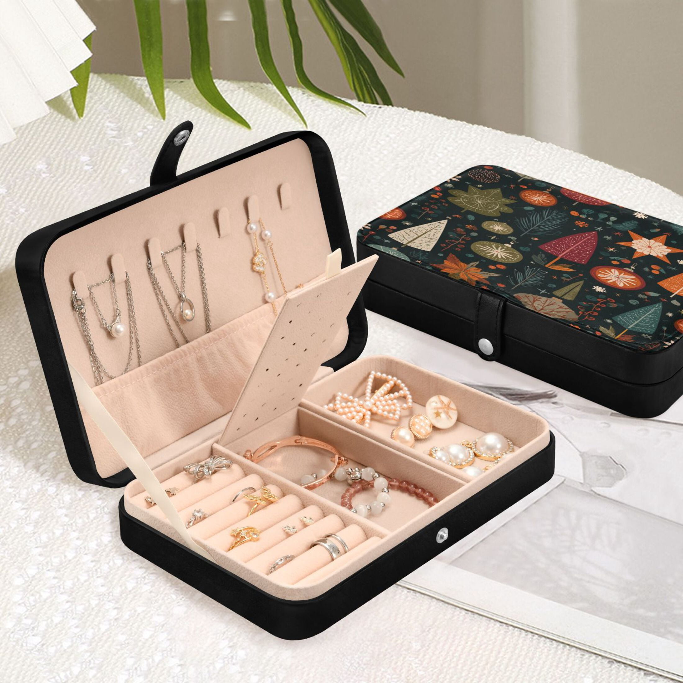 Leather Jewelry Box Rectangular 8.27x5.5x1.78In Travel Jewelry Storage Earrings Necklace Bracelet Watch Brooch Storage Christmas Elements Beautiful
