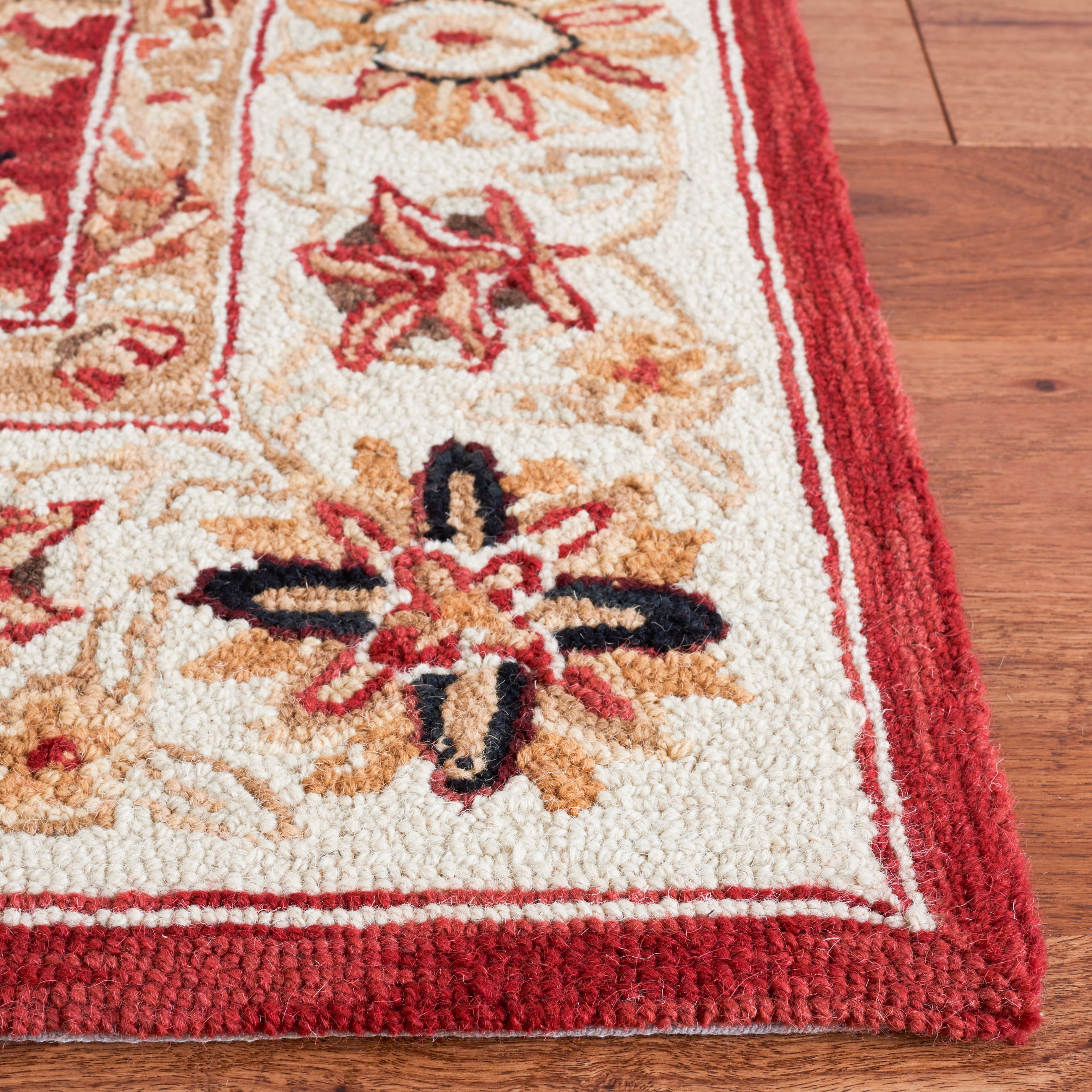 Safavieh Chelsea Anita Oriental Area Rug, Red/Ivory, 5'3" x 8'3"