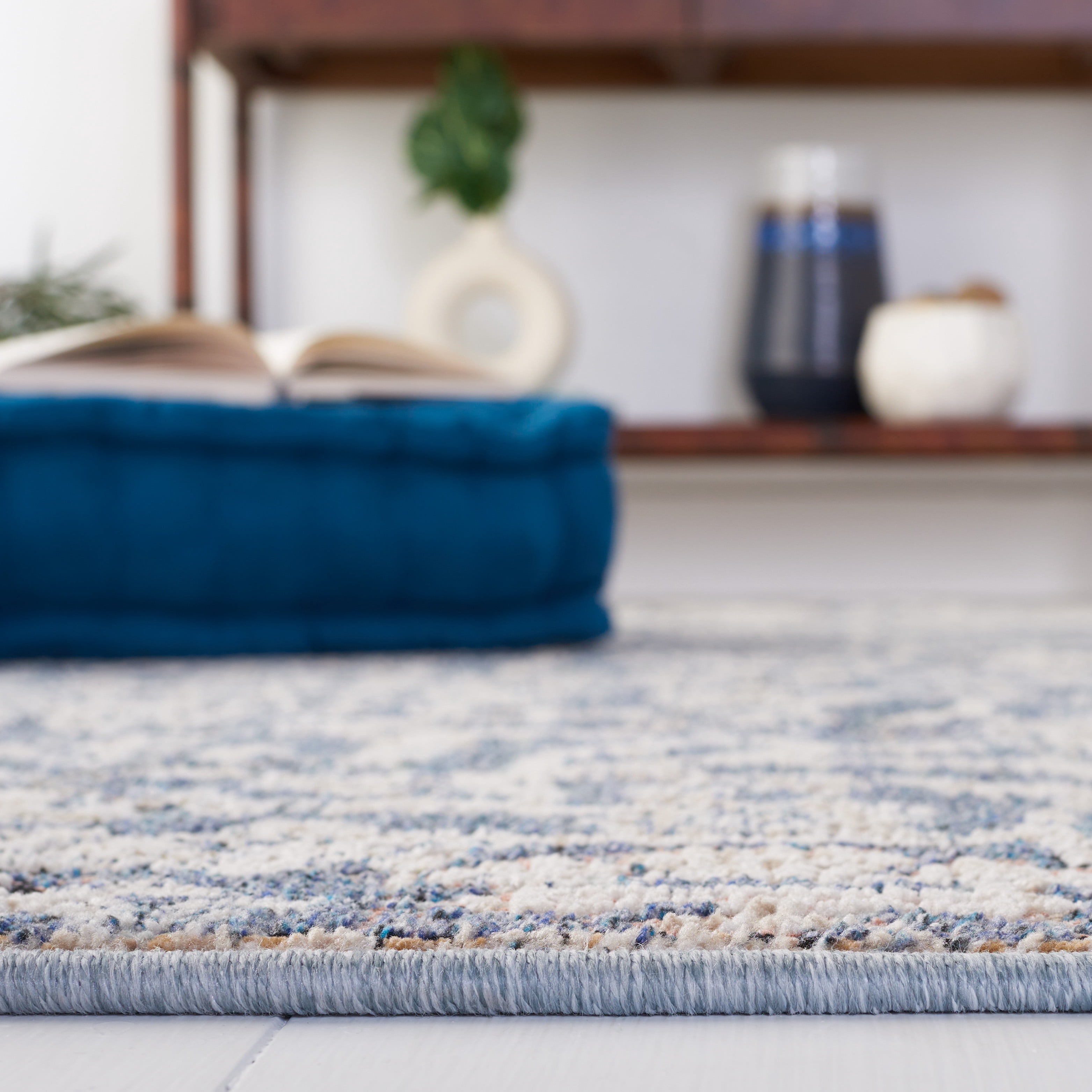 SAFAVIEH Vivaldi Lesleigh Abstract Area Rug, Navy/Ivory, 6'7" x 6'7" Round