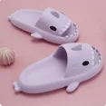 thumbnail image 5 of Zapatillas de tiburón para hombre y mujer, chanclas de baño, zapatos planos antideslizantes para el hogar, sandalias divertidas para niños y exteriores, novedad de verano, 2023, 5 of 5