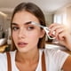 thumbnail image 2 of Recortadora de cejas y tijeras 2 en 1, tijeras profesionales para cejas con peine, navaja portátil para uso doméstico, herramienta de depilación y modelado para mujeres, 2 of 4