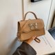thumbnail image 3 of Bolso pequeño de estilo extranjero para mujer, nuevo y popular bolso de mensajero informal personalizado con lazo, bolso cuadrado pequeño hermoso y moderno, 3 of 5