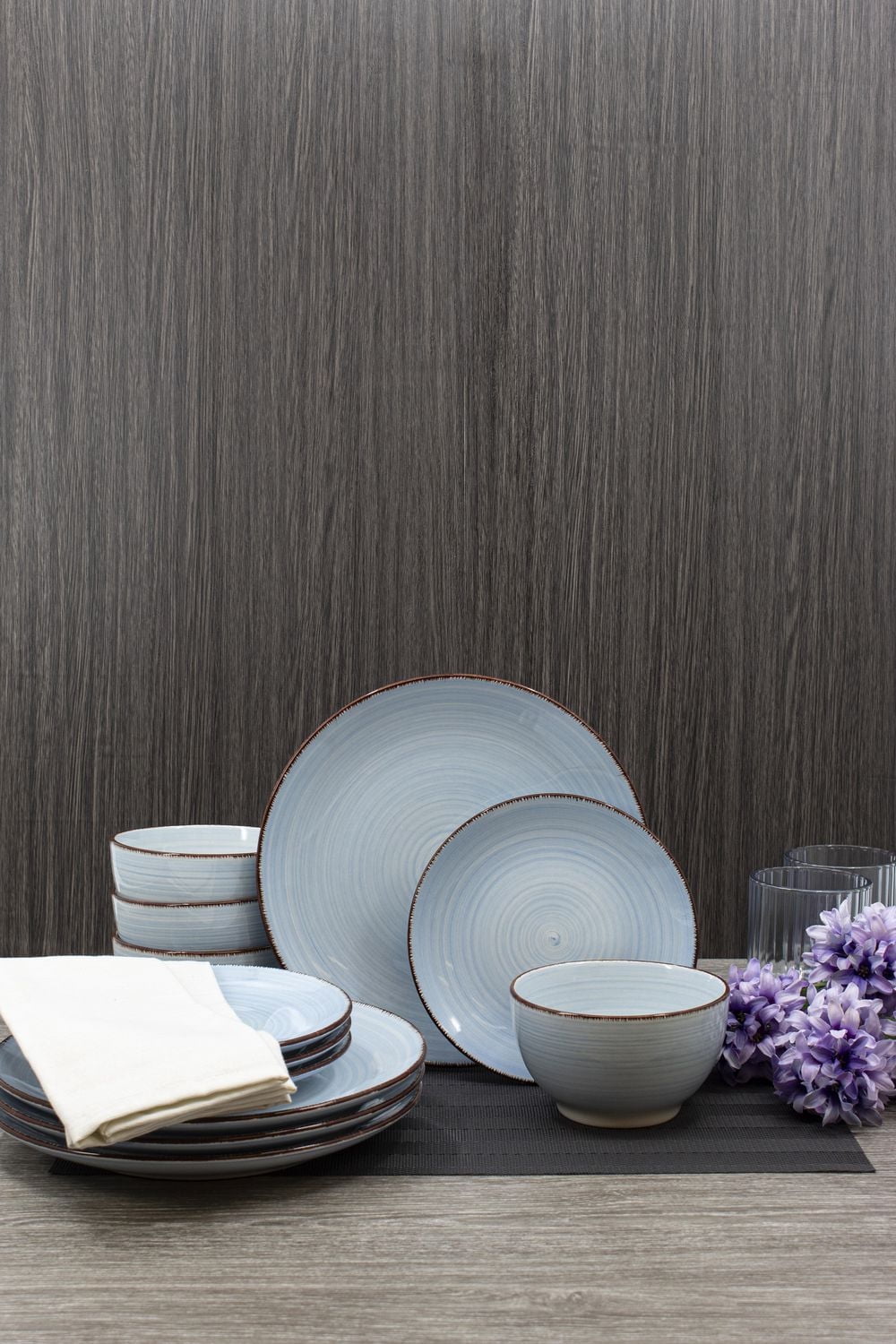 Hometrends 12 piece Sophia Dinnerware
