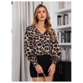 thumbnail image 4 of Blusa SweetyRocks con cuello en V y estampado de leopardo para mujer, 4 of 7