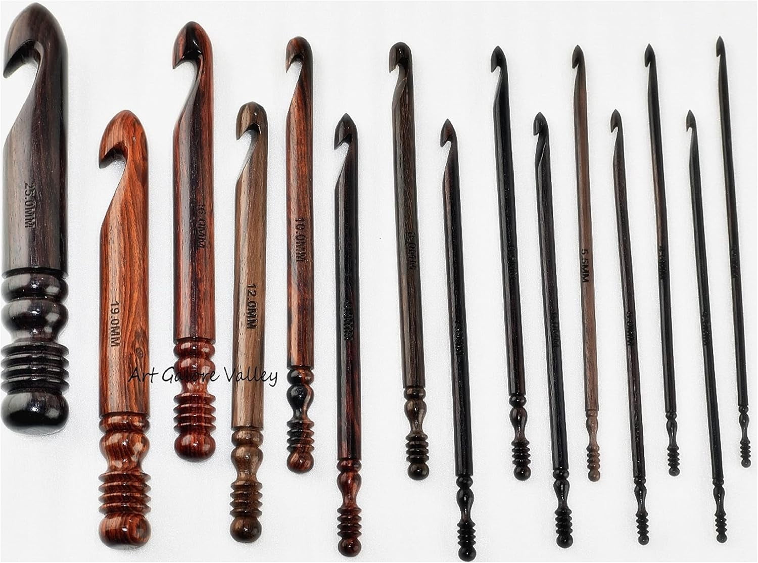 Ergonomic Crochet Hooks Set of 15 Soft Grip Rosewood Hooks 3.5 MM to 25 MM, Wooden Yarn Crochet Hooks for Arthritic Hands Needles for Knitting and Crocheting