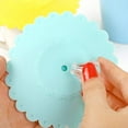 thumbnail image 4 of Couvercles de Tasse en Silicone, Résistants aux Températures Extrêmes, Silicone de Qualité Alimentaire Non Toxique, Réutilisables, Couvercles Hermétiques Anti-Poussière, Sans Bpa, Maintiennent la Température de la Boisson, Joint à Succion, 4 of 7