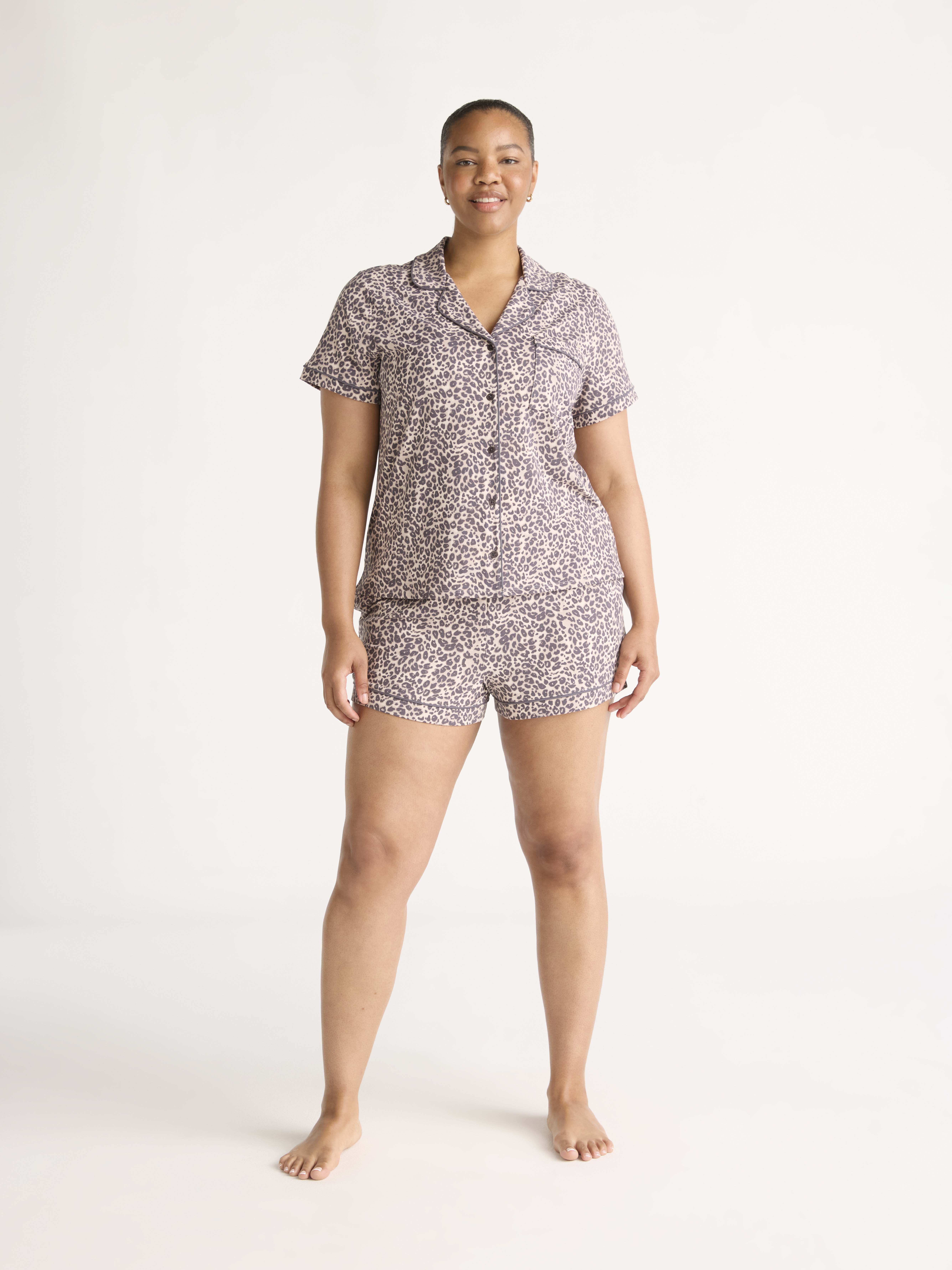Joyspun Women's Dreamy Soft Collection Notch Collar Top and Shorts Pajama Set, 2-Piece, Sizes XS-3X