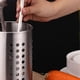 thumbnail image 5 of Cubeta de acero inoxidable para guardar cubiertos | Organizador de utensilios de cocina | Diseño transpirable con orificios redondos | Soporte metálico blanco para cuchillos, tenedores y pajitas (1, 5 of 6