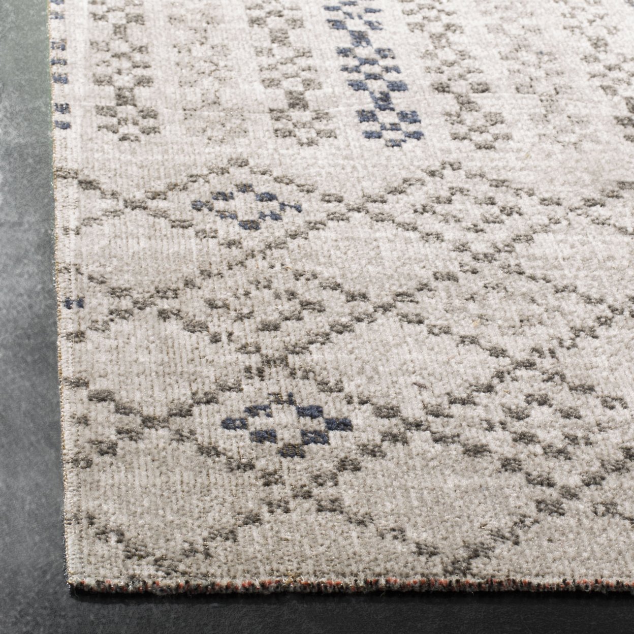 Safavieh Montage Faith Geometric Area Rug or Runner