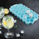thumbnail image 5 of Bandejas de hielo Wattne (paquete de 2), máquina para hacer cubitos de hielo de 74 cavidades, apilables de silicona con tapa, bandeja reutilizable de fácil liberación para whisky, cócteles, bourbon y, 5 of 7