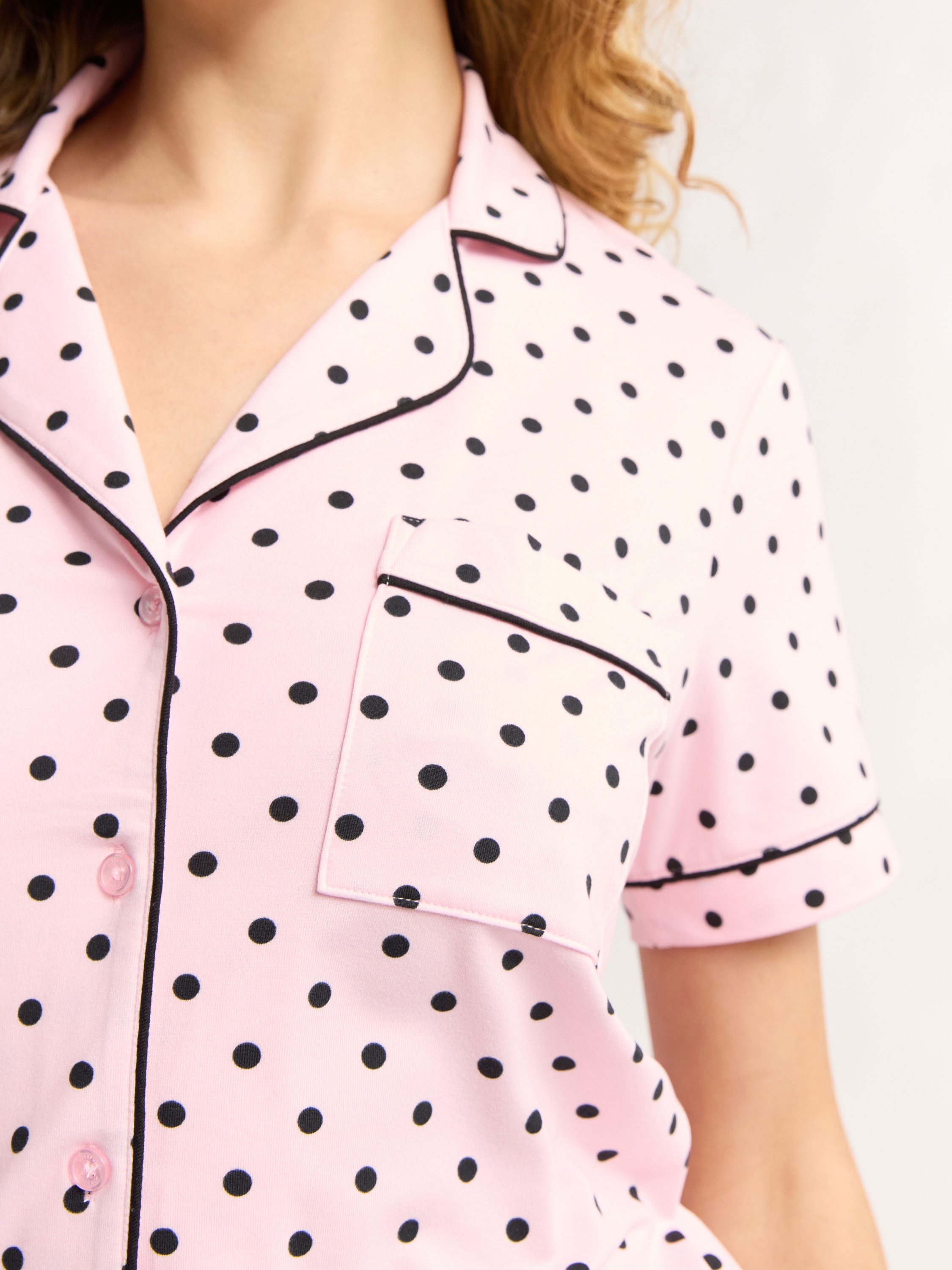 Joyspun Women's Dreamy Soft Collection Notch Collar Short Sleeve Knit Top & Capri Pajama Set, 2-Piece, Sizes XS-3X