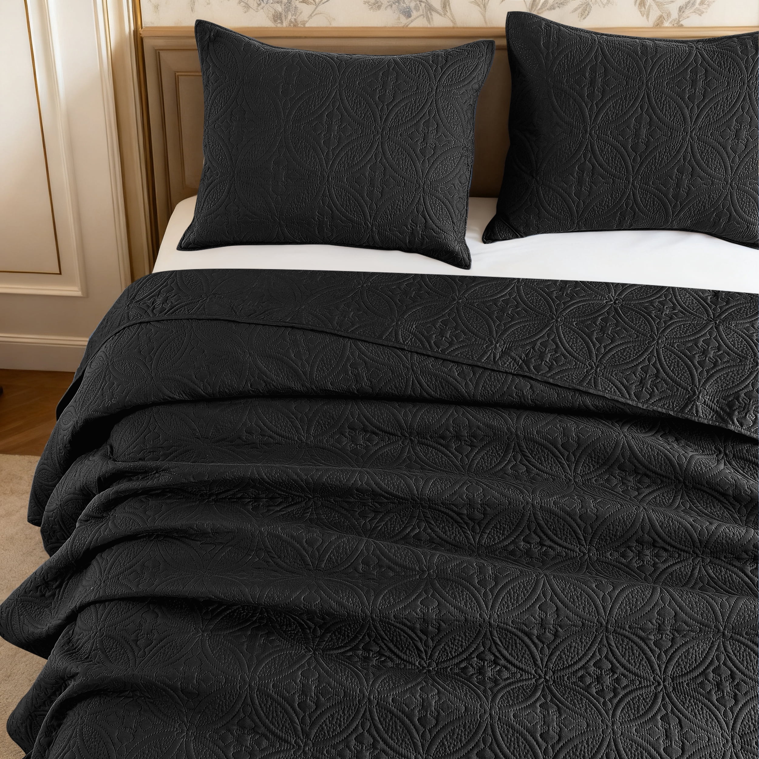 VCCOEM Quilt Set Twin/Twin XL Size Lightweight Bedspreads, All Season Coverlet, 2 Piece (1 Quilt, 1 Pillow Sham), Coin Pattern, Black