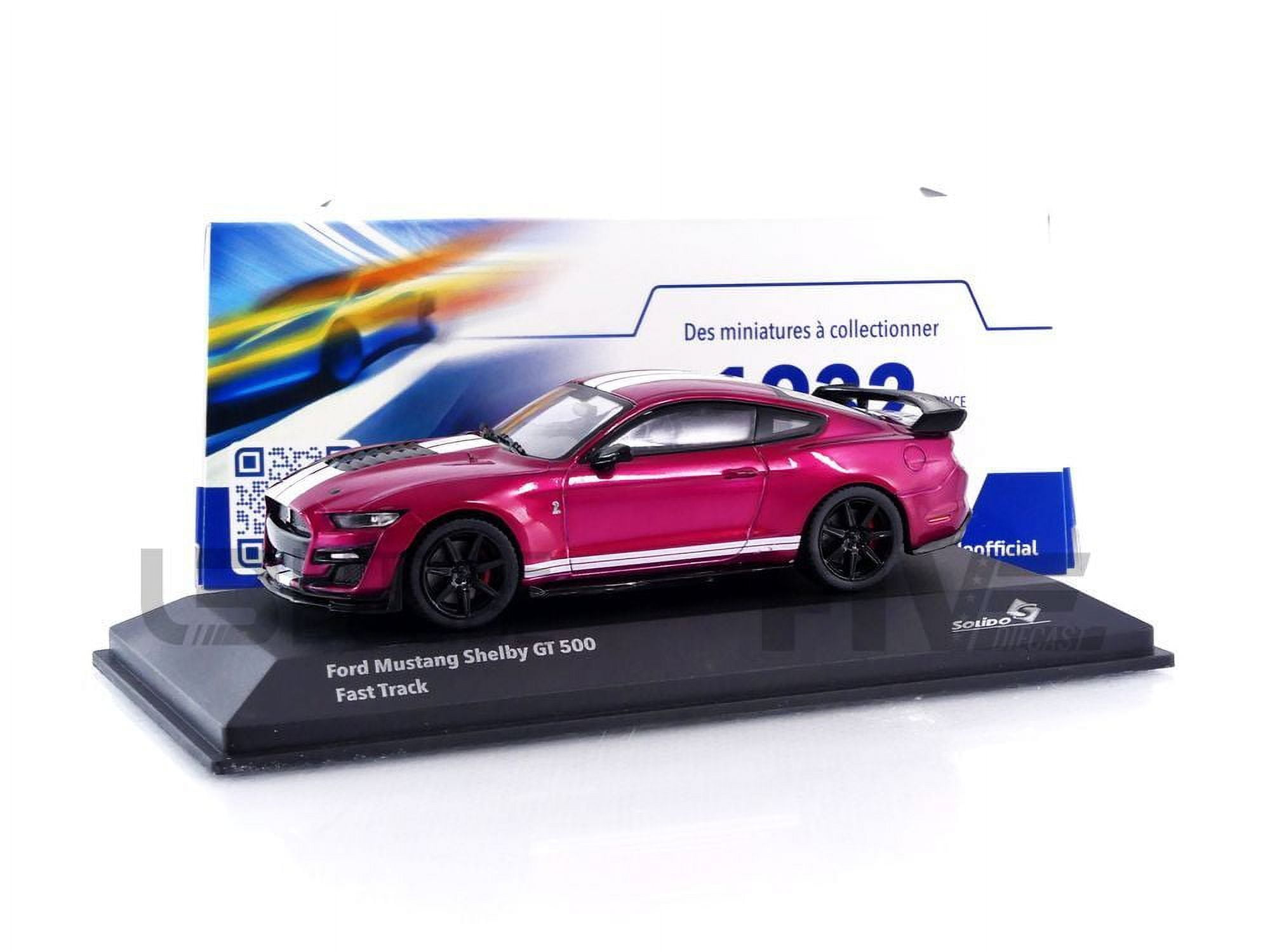 Ford Mustang Shelby GT-350R Race Red 1/18 Model Car by Ford Mustang Shelby GT-350R Race Red 1/18 Model Car by