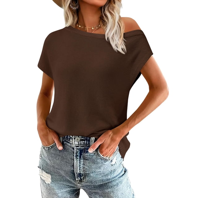 Remera PRETTYGARDEN de Punto con Hombros Descubiertos y Manga Corta Color Café Talle S