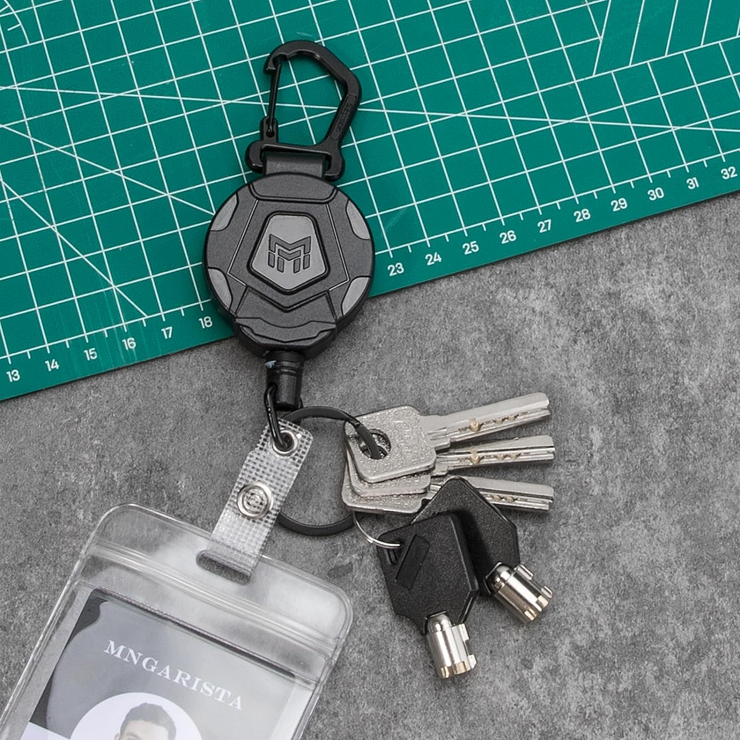 MNGARISTA 2-Pack Retractable Keychain, Heavy Duty Carabiner Badge Holder, Tactical ID Badge Reel Key Chain with 31.5” Steel Retractable Cord, 8.0 oz