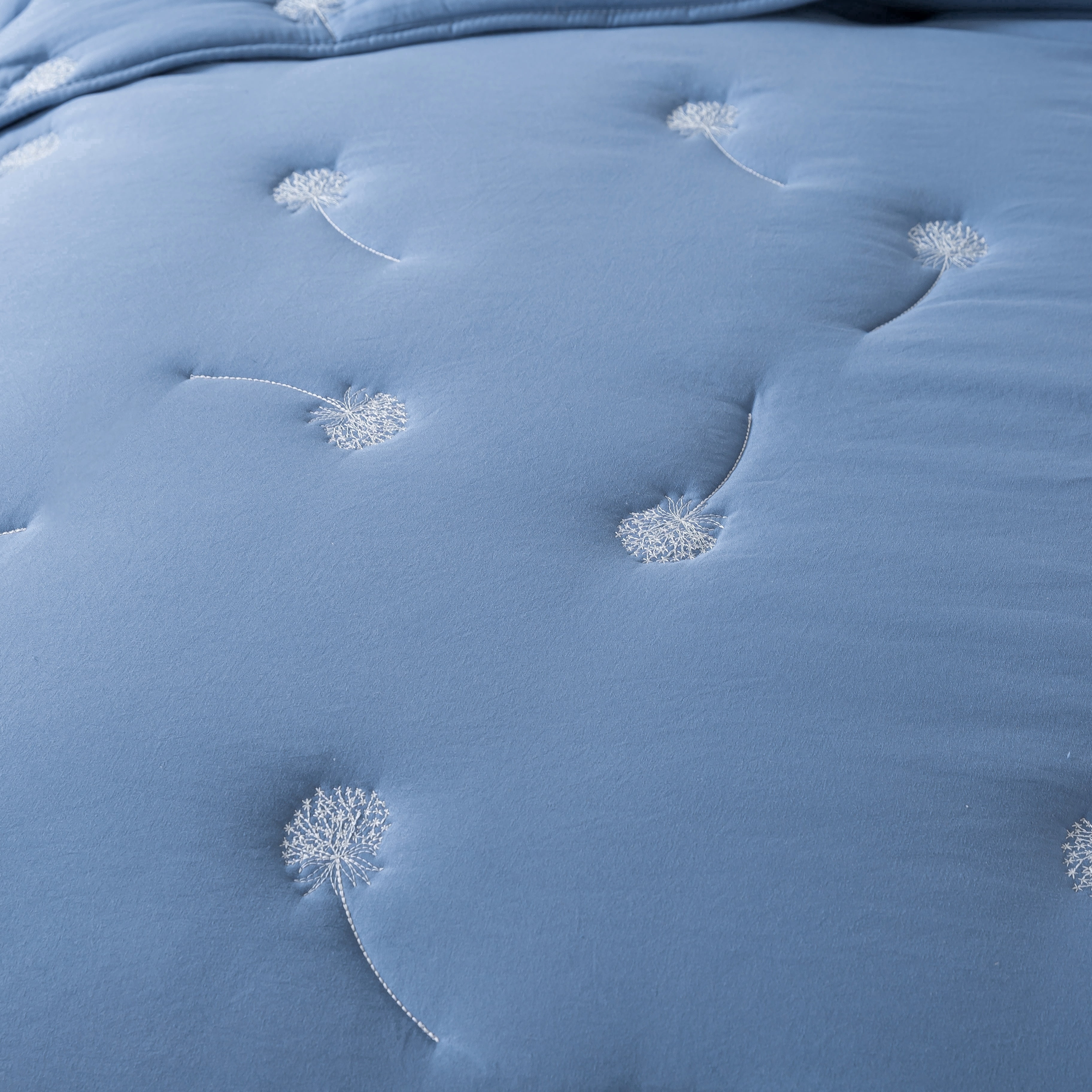 NSH by New Sega Home, 3-Piece Comforter Set, Embroidered Dandelion, Blue, Bed in a Bag, Full/Queen