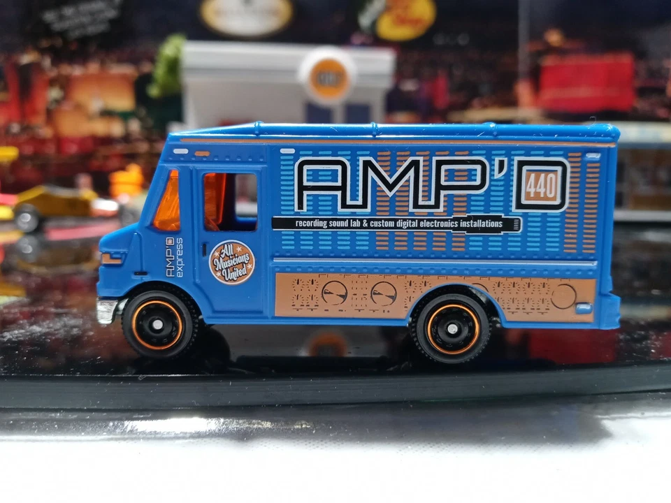 Die Cast Promotions DCP32056B Chevrolet Express Cargo Van